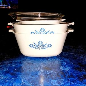 Vintage Corningware Blue Wheat flower 🌼 Beautiful condition dated 60s stamped